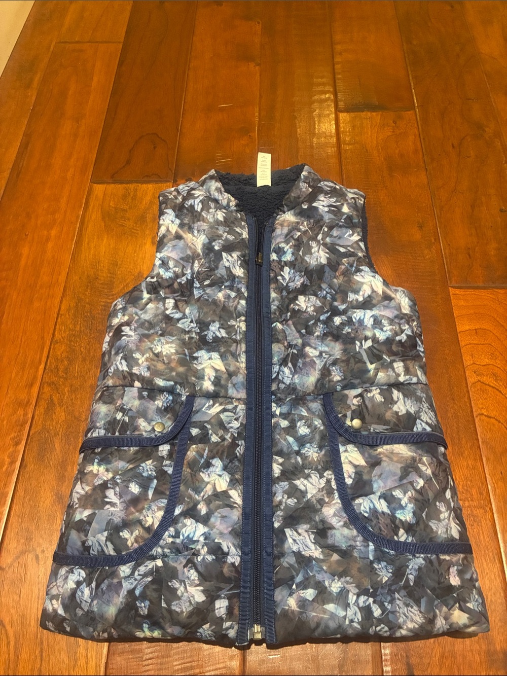 Iviva Quilted Navy Floral-Print Vest with Front Zip